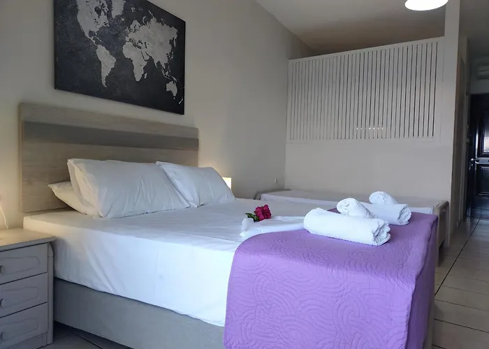 Captain Nick Μικρός Γιαλός