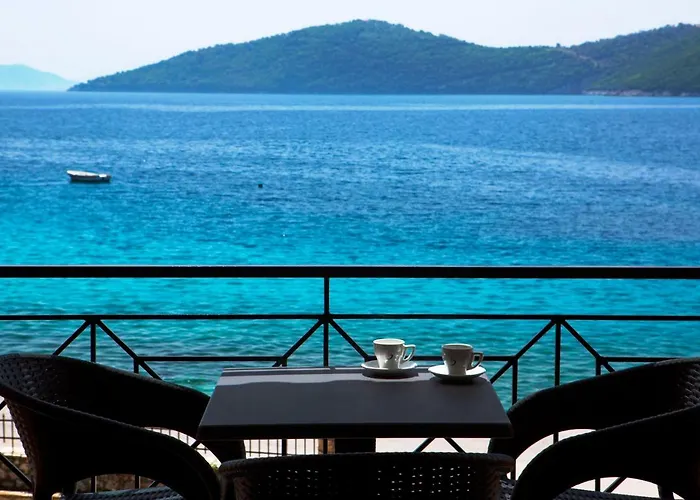 Captain Nick Μικρός Γιαλός