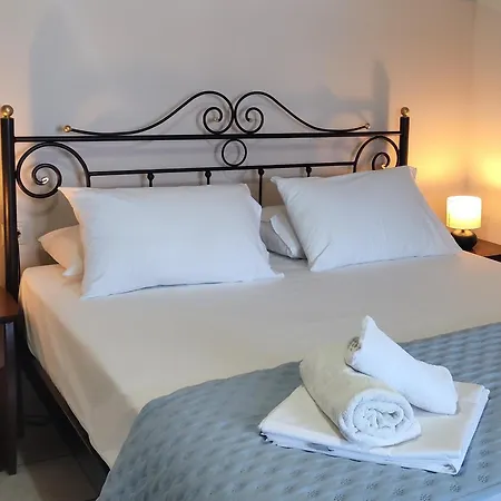 Captain Nick Hotel apartamentowy Mikros Gialos